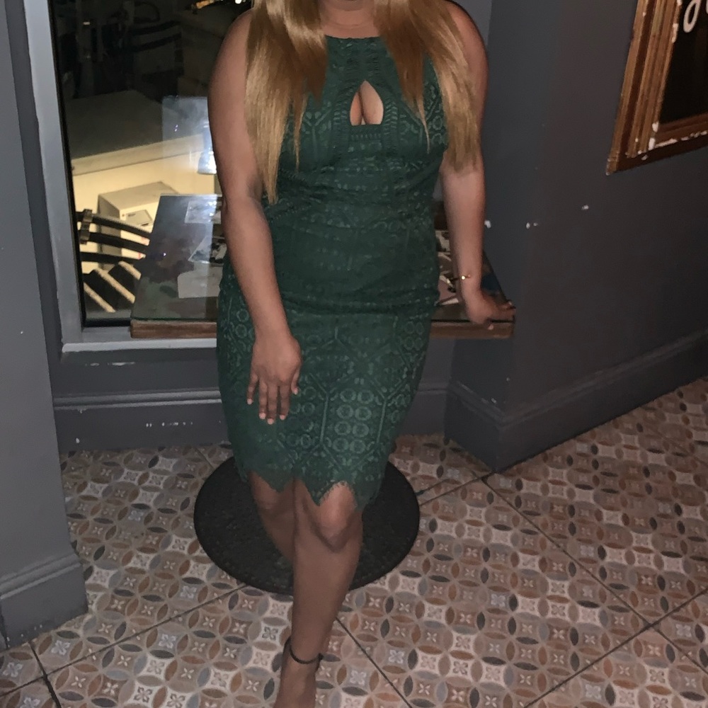 Hunter green dress, similar to Bardot dresses. Great style for Spring or Fall!